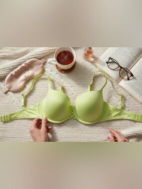 La Senza Neon Green‎ Bra 34DD Rhinestone Sparkle Underwire Padded Colorful Sexy